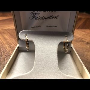 ❌SOLD❌ 10k Gold Hoop Diamond earrings